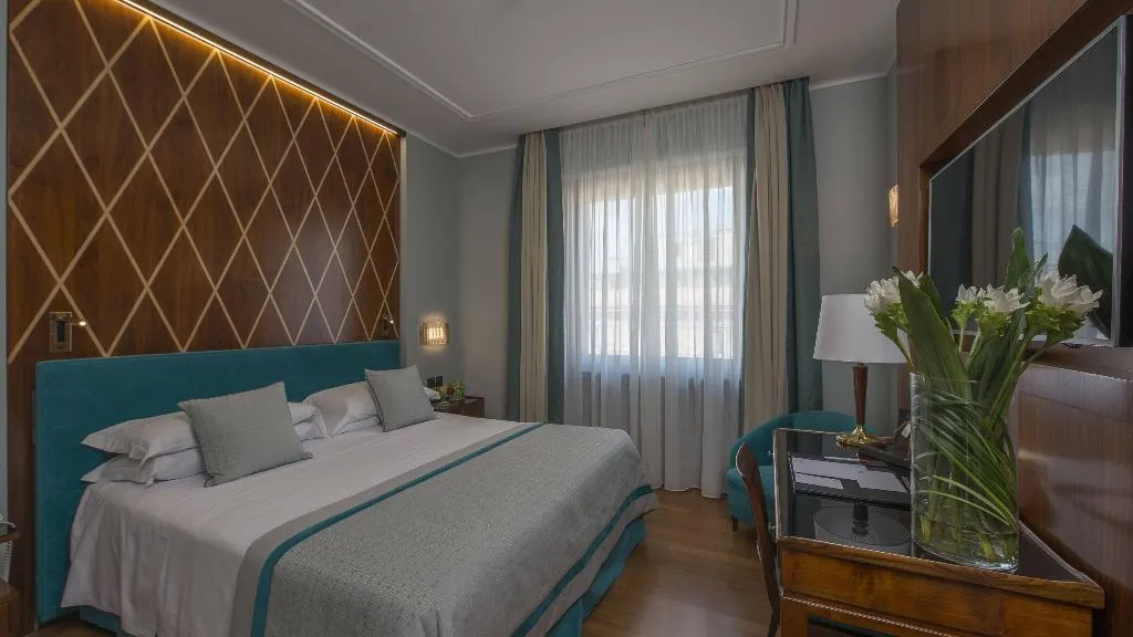 Double or Twin PREMIUM Room, Bettoja Hotel Mediterraneo, Rome