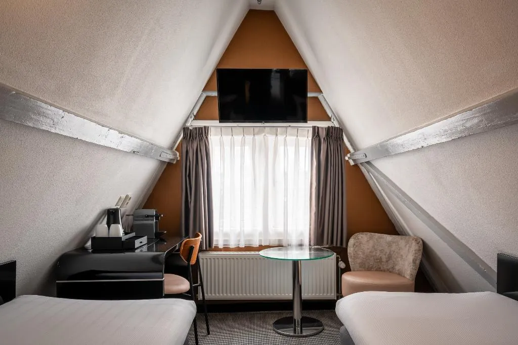 QUADRUPLE STANDARD Room, Mansion, Amsterdam