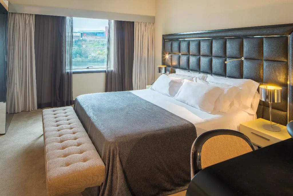 Double or Twin STANDARD Room, NH Coimbra Dona Inês, Porto