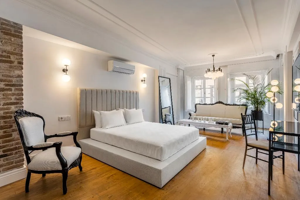 JUNIOR SUITE DELUXE ONE BED Room, Palmenhaus Antalya, Antalya