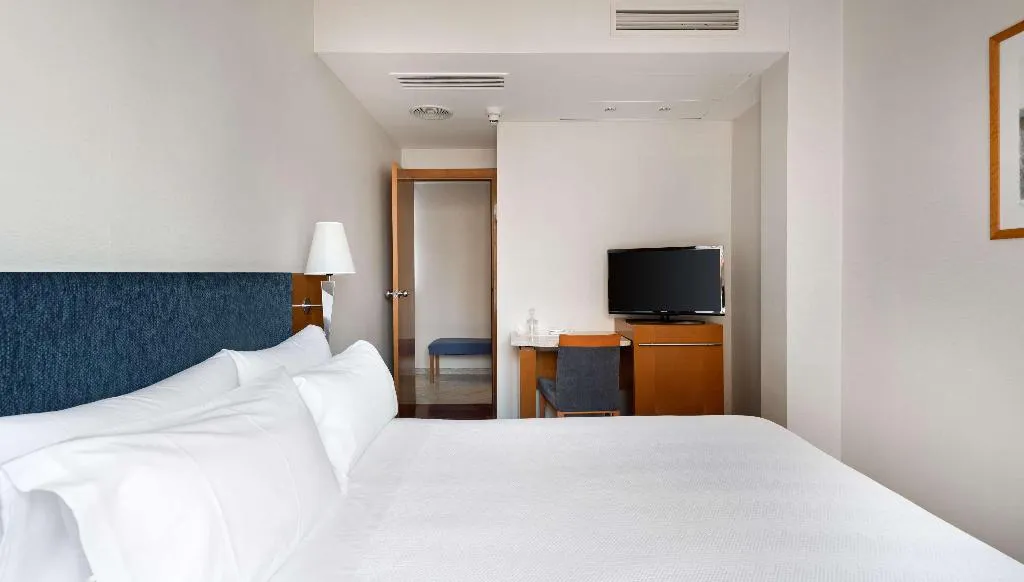 Room, NH Castellón Mindoro, Valencia