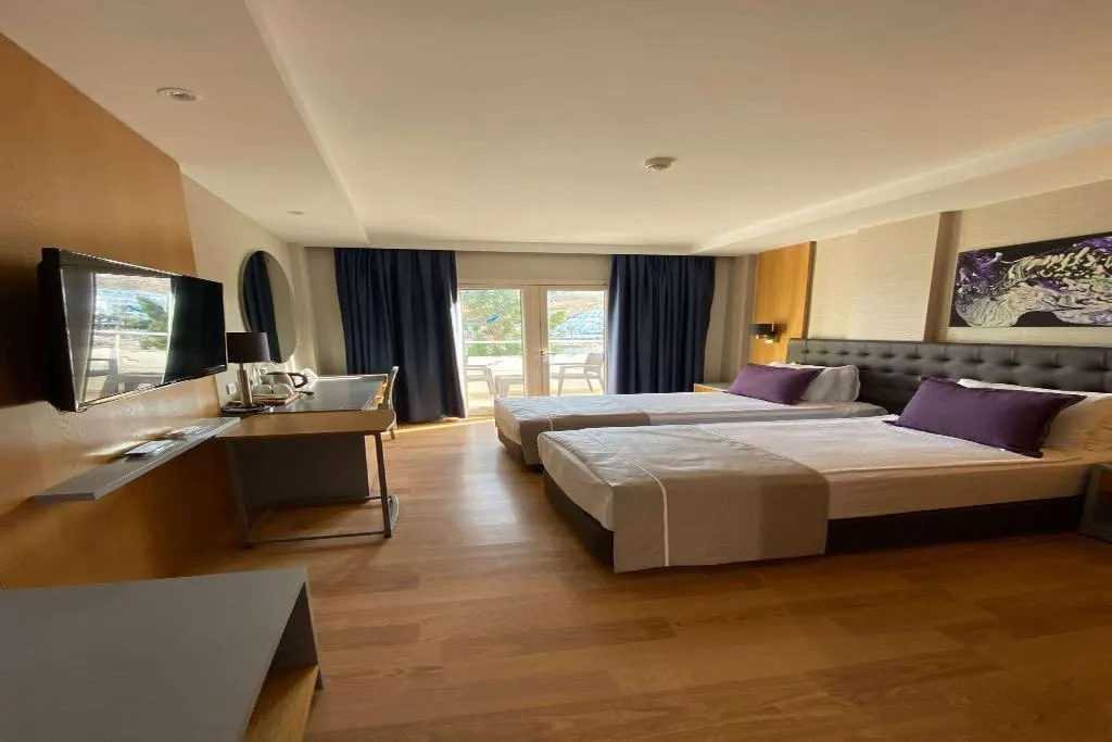 SUITE CAPACITY 4 Room, La Quinta by Wyndham Bodrum, Bodrum