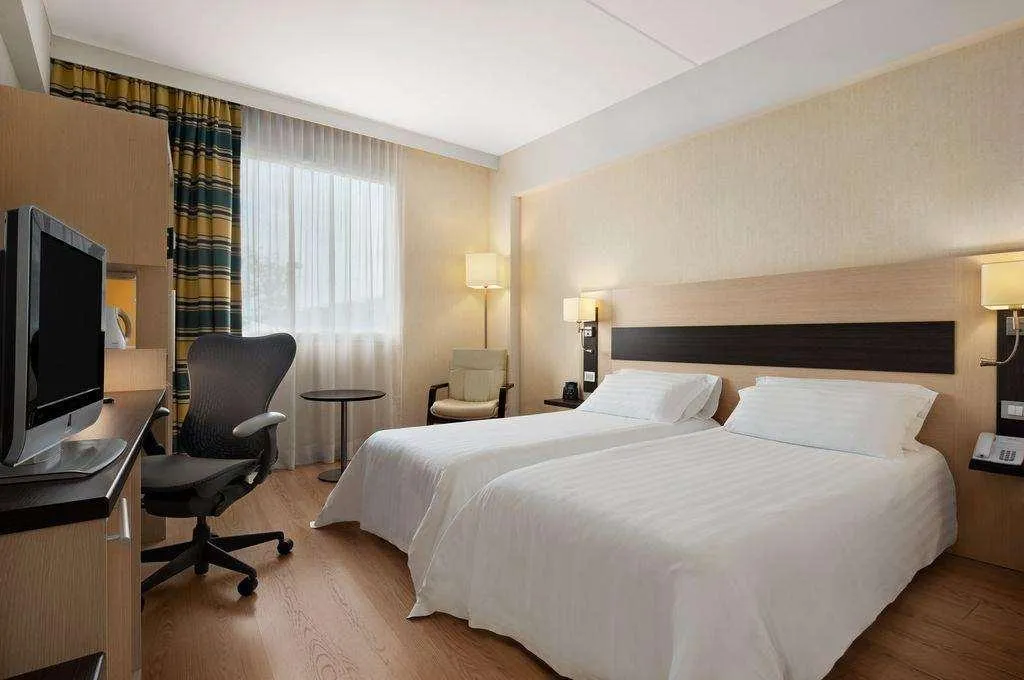TWIN STANDARD Room, Hilton Garden Inn Rome Airport, Rome