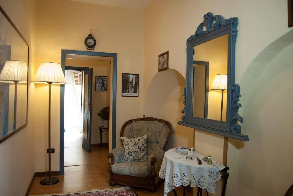 Room, Monteoliveto Bed And Breakfast, Naples