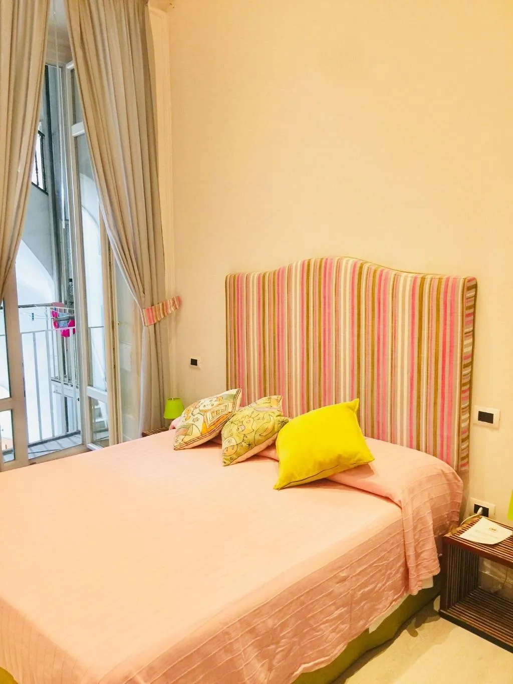 Room, B&B Neapolis Bellini, Naples