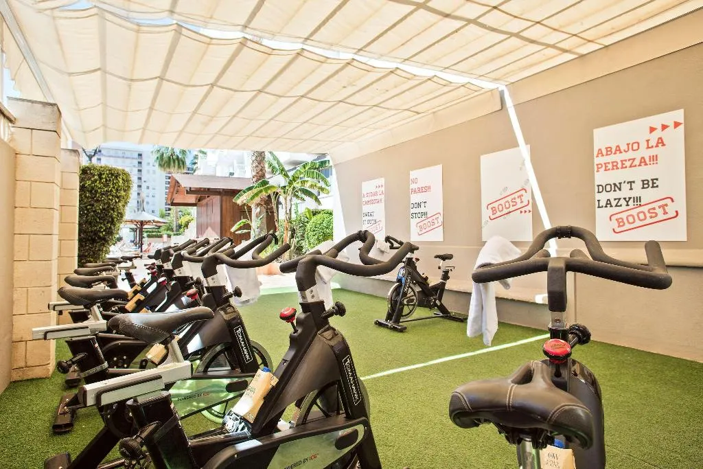 Sports and Entertainment, Sol Pelicanos Ocas, Costa Blanca