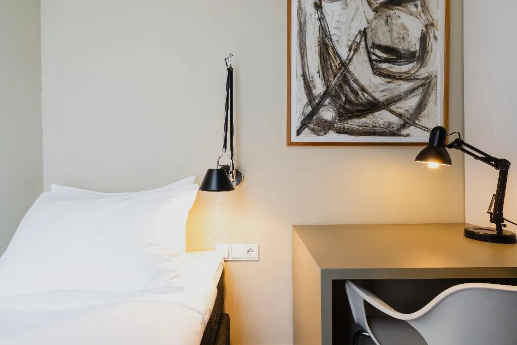 TRIPLE STANDARD Room, Hotel Roemer, Amsterdam