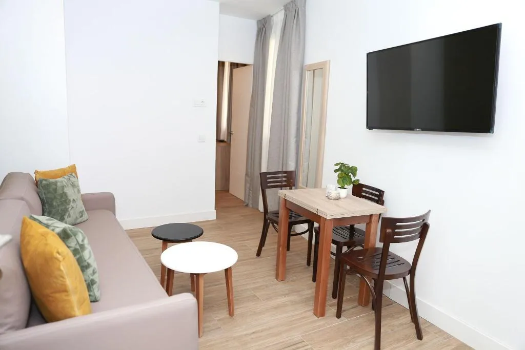 APARTMENT TWO BEDS Room, New Point Madrid Opera, Madrid