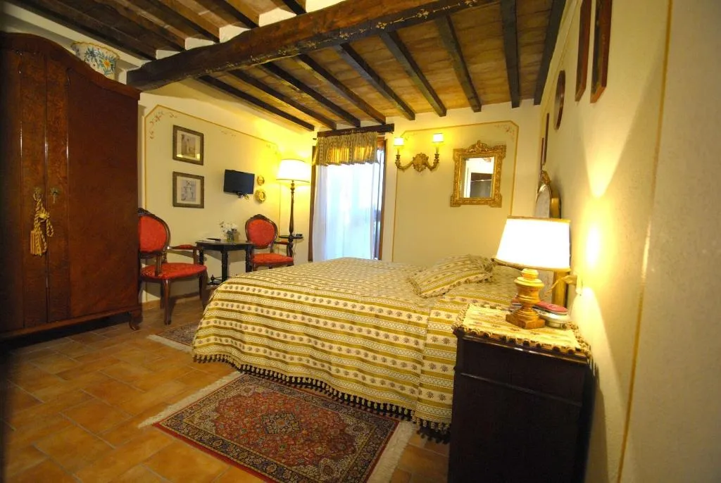 Room, Albergo Torre Sangiovanni, Perugia