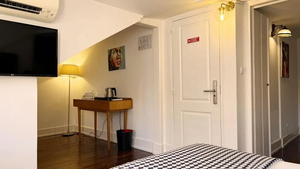 DOUBLE SUPERIOR QUEEN BED Room, Casa Do Jasmim By Shiadu, Lisbon