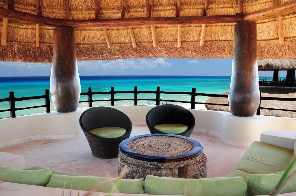 General view, El Taj Ocean Front and Beachside Condo Hotel, Playa Del Carmen