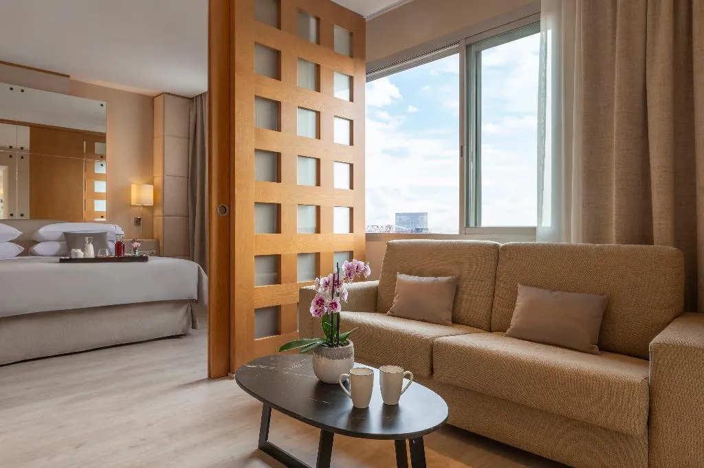 JUNIOR SUITE WITH VIEWS Room, Hesperia Presidente, Barcelona