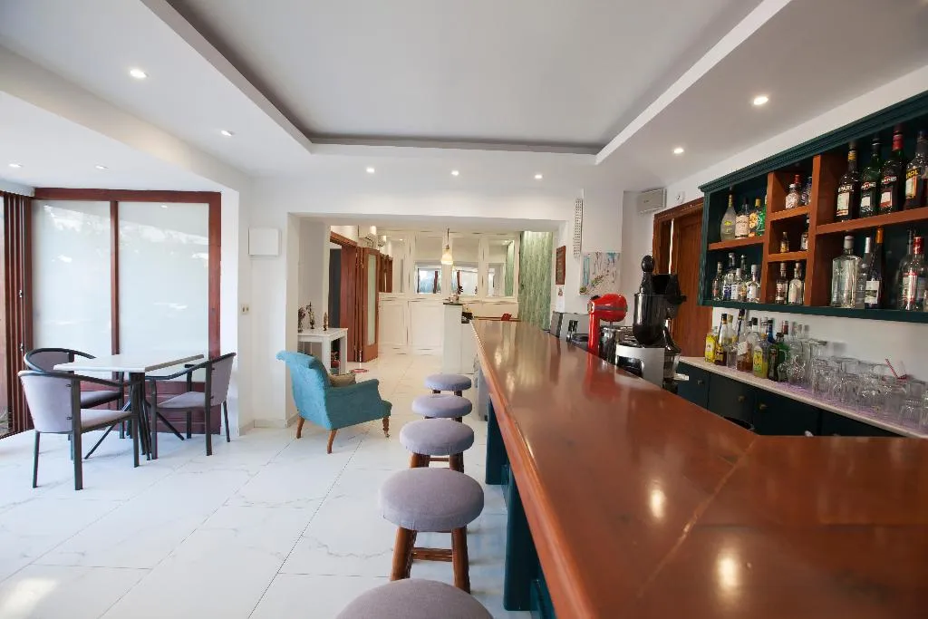 Bar, Johnmary Studios, Rhodes