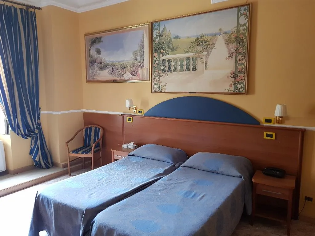 TWIN STANDARD Room, Hotel Kennedy, Rome