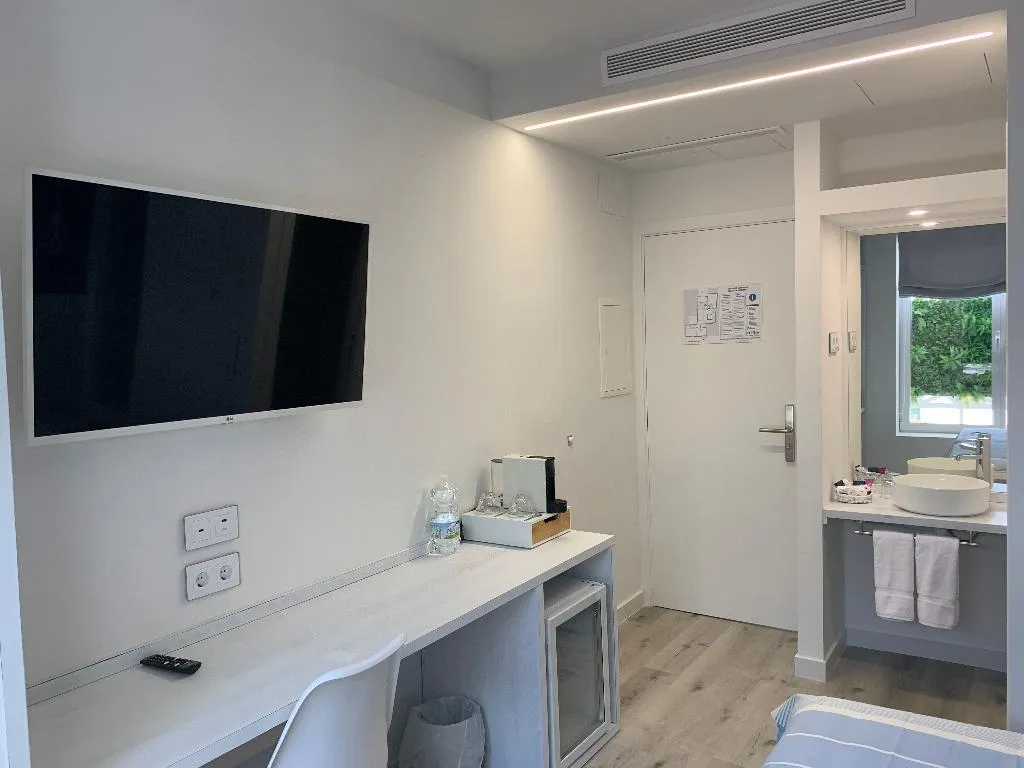 TWIN SUPERIOR Room, Nerja Casual Rooms, Costa Del Sol