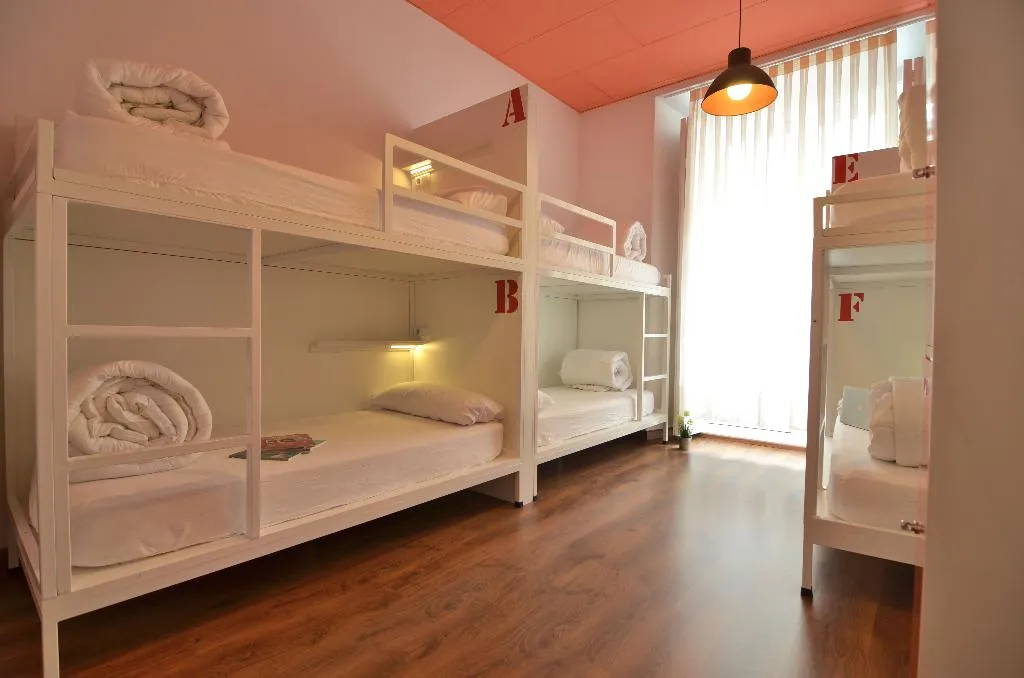 Bed in dormitory CAPACITY 6 Room, Far Home Atocha, Madrid