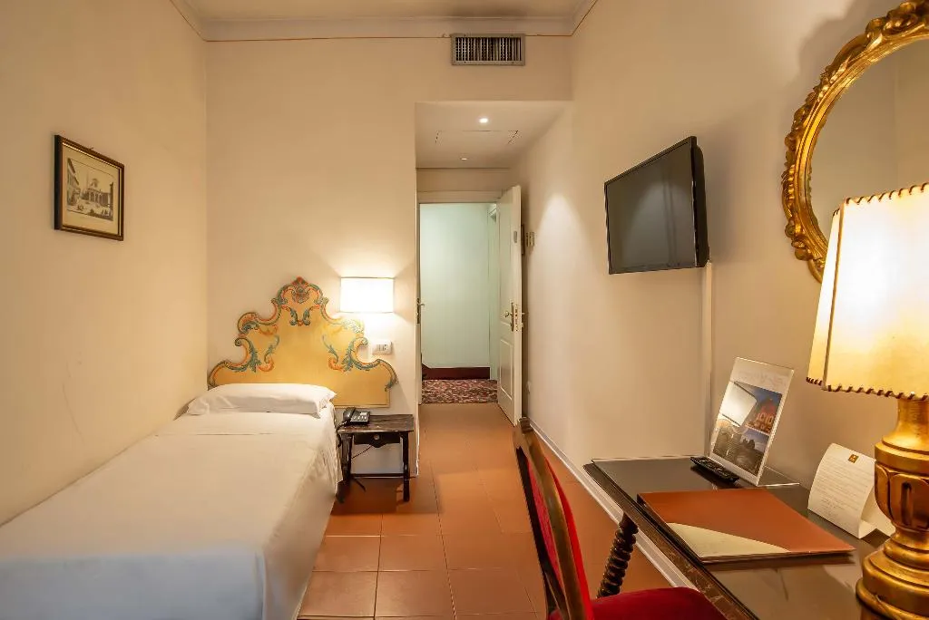 SINGLE STANDARD Room, Machiavelli Palace, Florence
