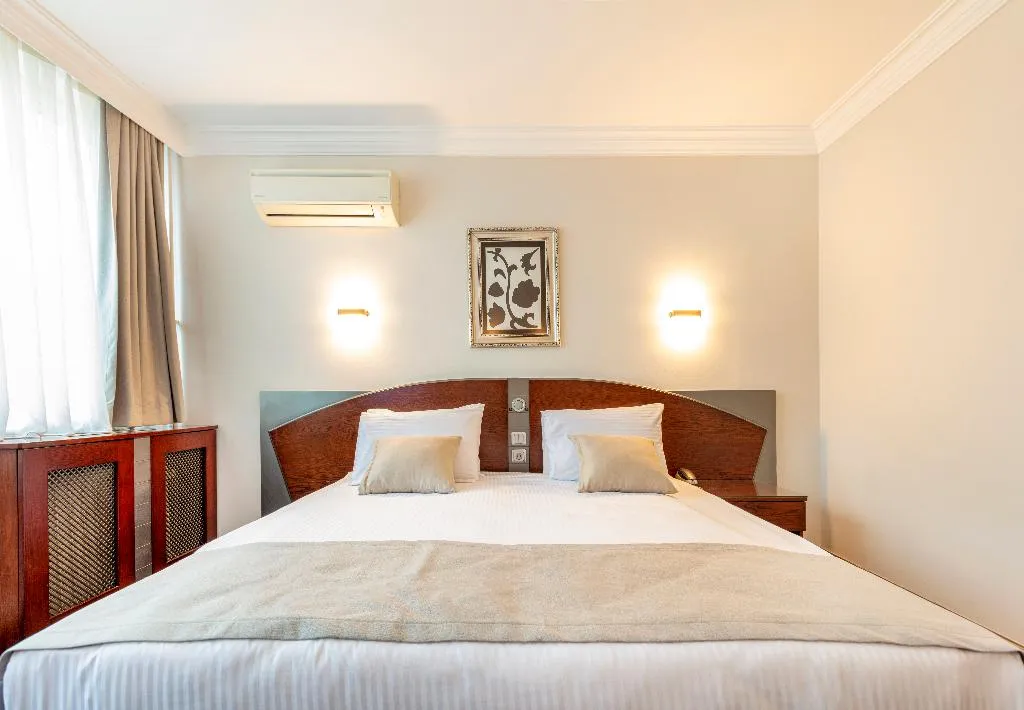 Double or Twin KING SIZE BED Room, Kaya Hotel, Izmir