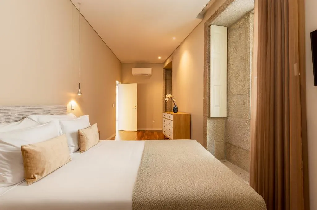 APARTMENT TWO BEDROOMS Room, Rs Porto Historic Center, Porto