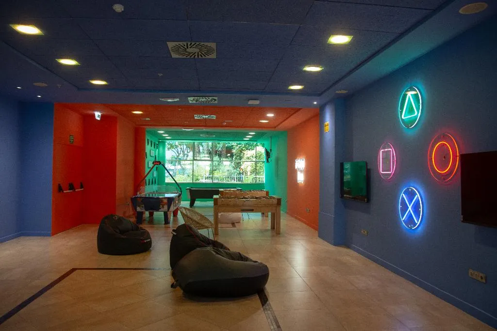 Sports and Entertainment, AR Diamante Beach Spa & Convention Centre, Costa Blanca