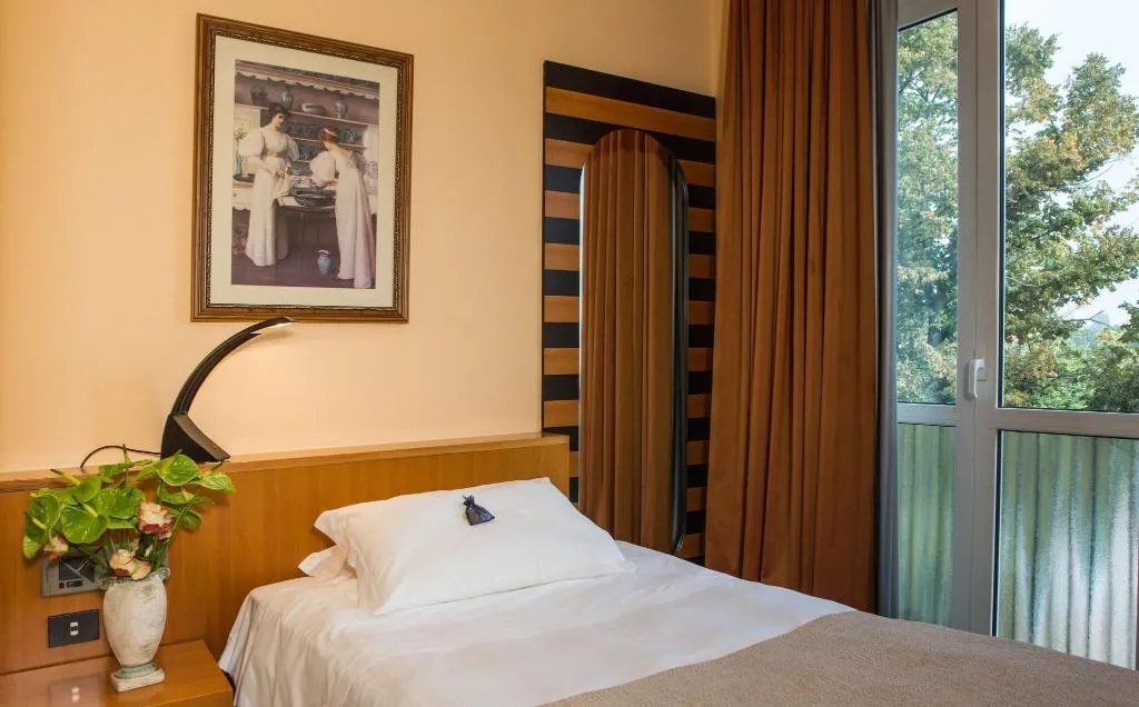 SINGLE STANDARD Room, Santa Barbara, Milan