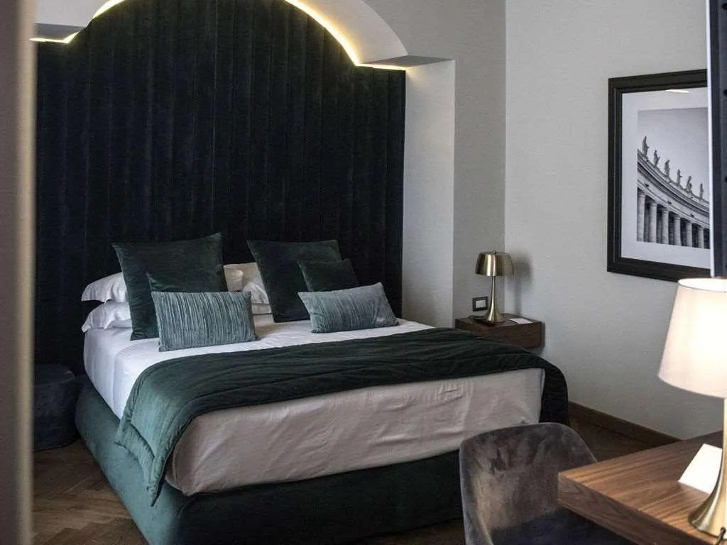 Room, Antico Albergo del Sole al Pantheon, Rome