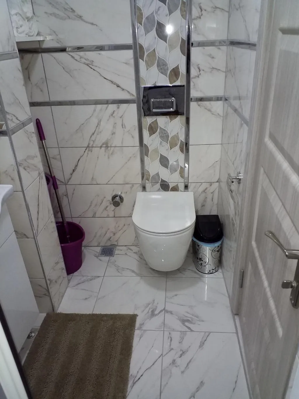 Room, Kamelya, Dalaman
