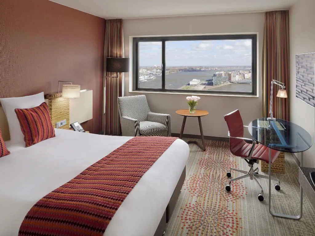 FAMILY ROOM CONNECTING ROOM Room, Movenpick Hotel Amsterdam City Centre, Amsterdam