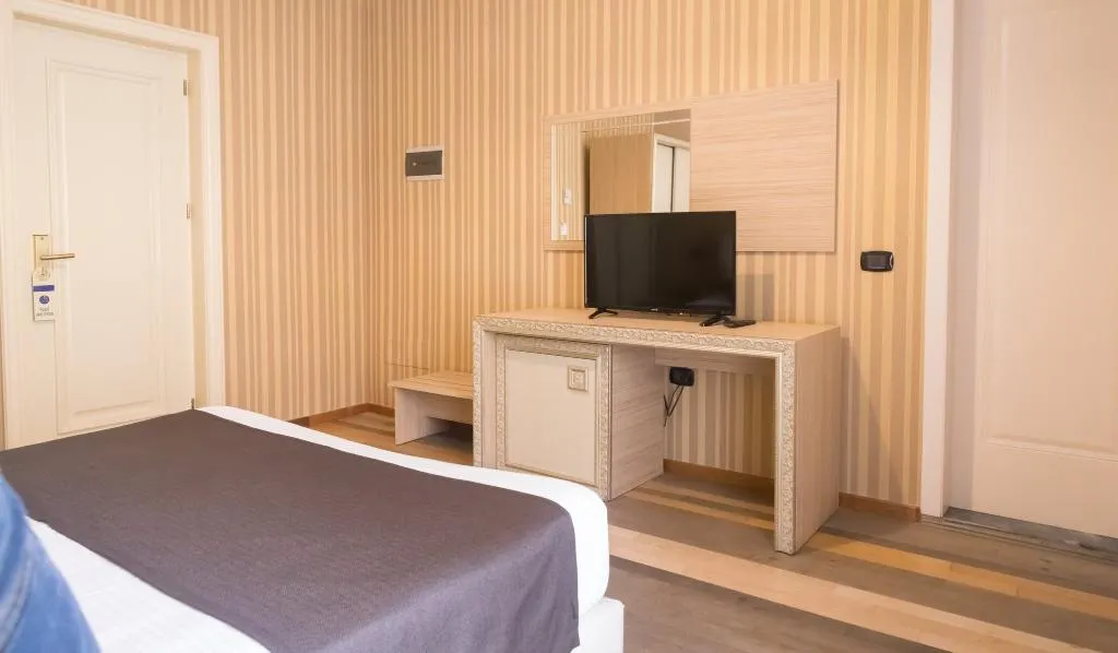 Room ONE BED Room, Amh Hotel, Durres