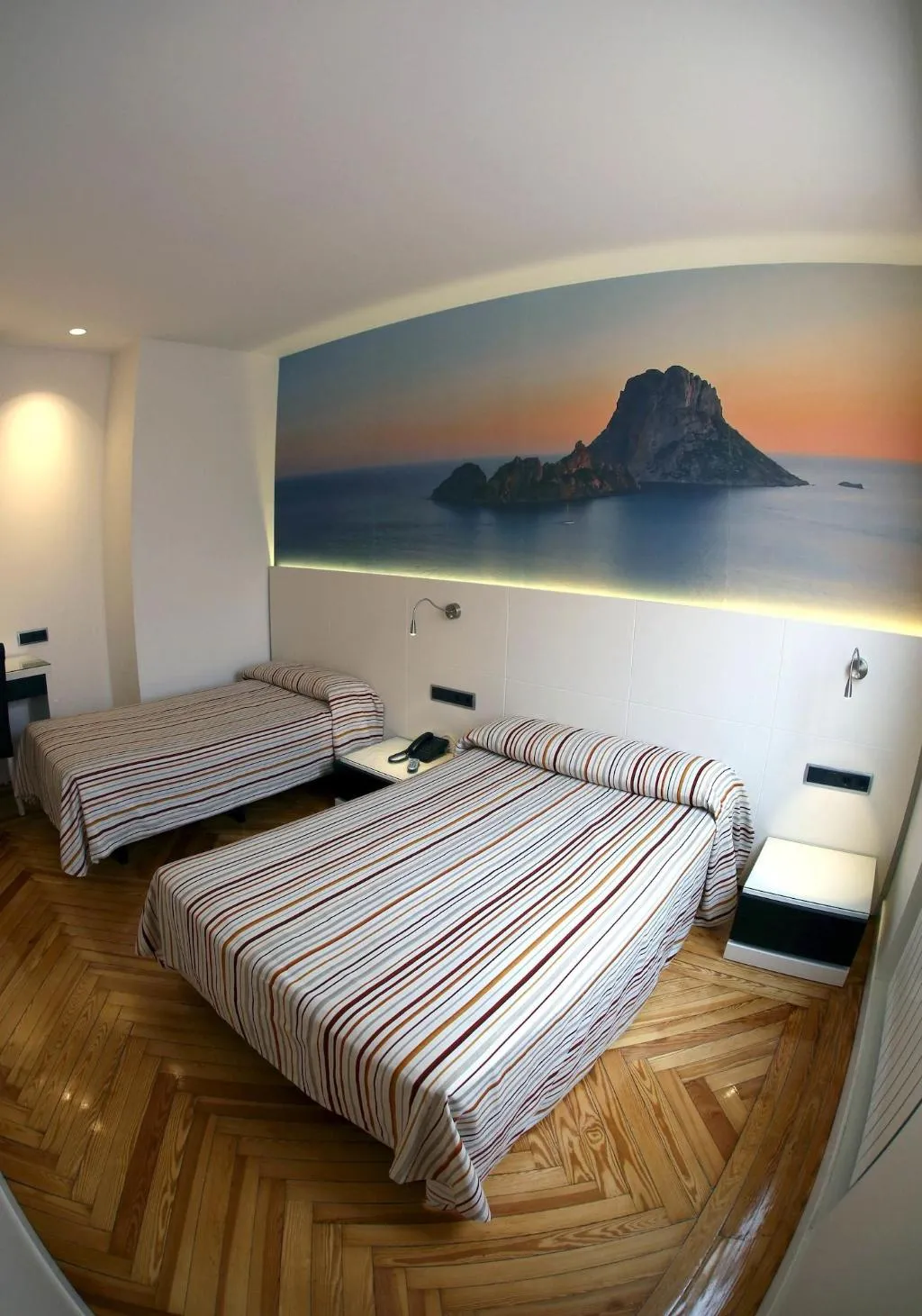 Room, Hostal Sol Square Madrid, Madrid