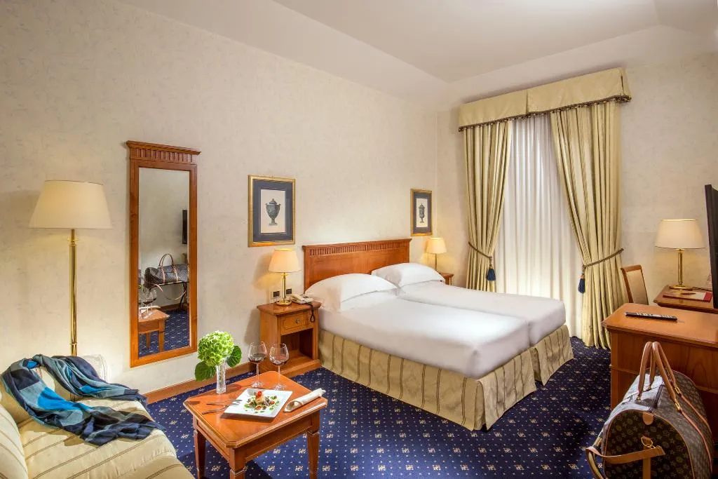 TRIPLE CLASSIC Room, UNA HOTELS Empire Roma, Rome