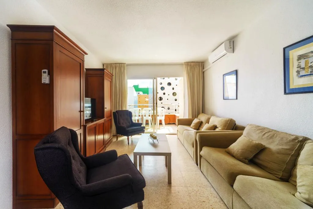 APARTMENT THREE BEDROOMS TWO BATHROOMS Room, Apartamentos Maja Beach, Costa Blanca