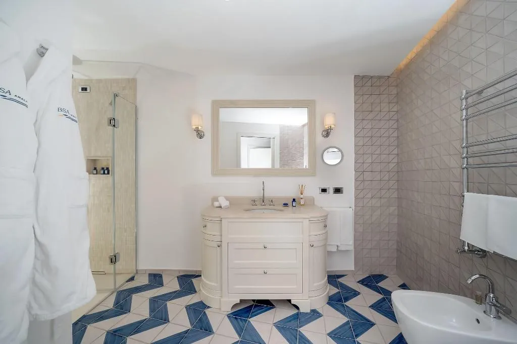 Room, Borgo Santandrea, Naples