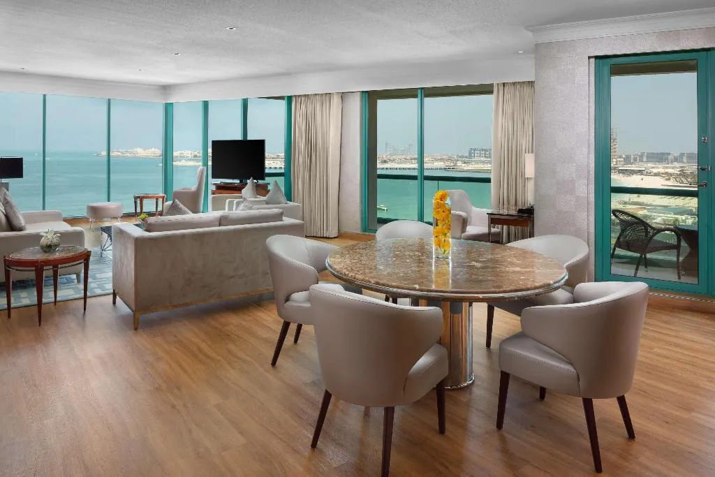 SUITE WITH VIEWS Room, Hilton Dubai Jumeirah, Dubai