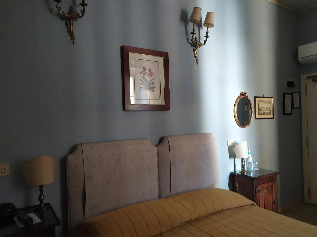 DOUBLE ECONOMY Room, Hermitage, Florence