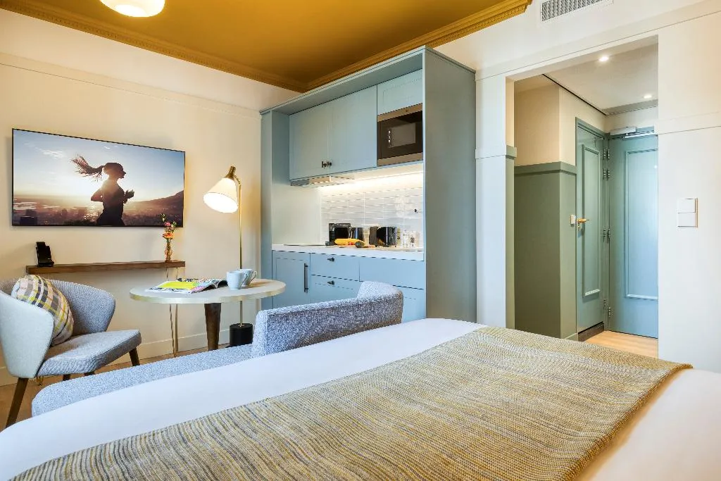 STUDIO STANDARD Room, Citadines Canal Amsterdam, Amsterdam