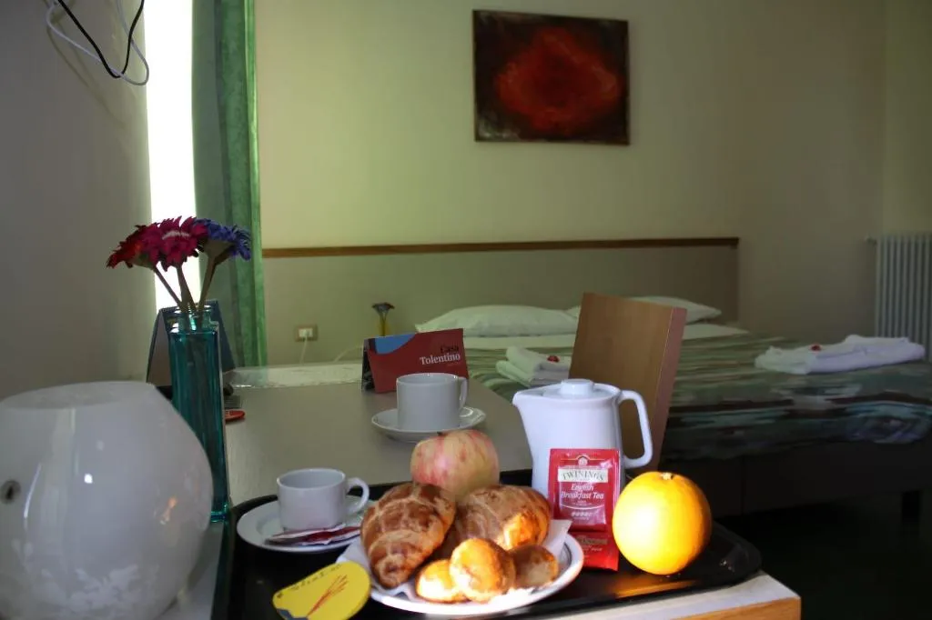 Room, Casa Tolentino, Naples