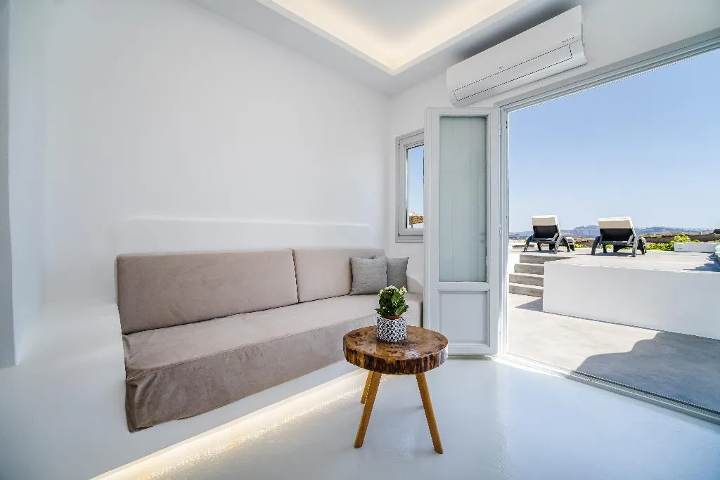 SUITE DELUXE SEA VIEW Room, Serenita Luxury Suites, Santorini