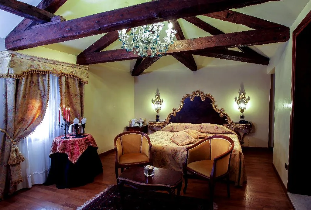 Room, Ca Alvise, Venice