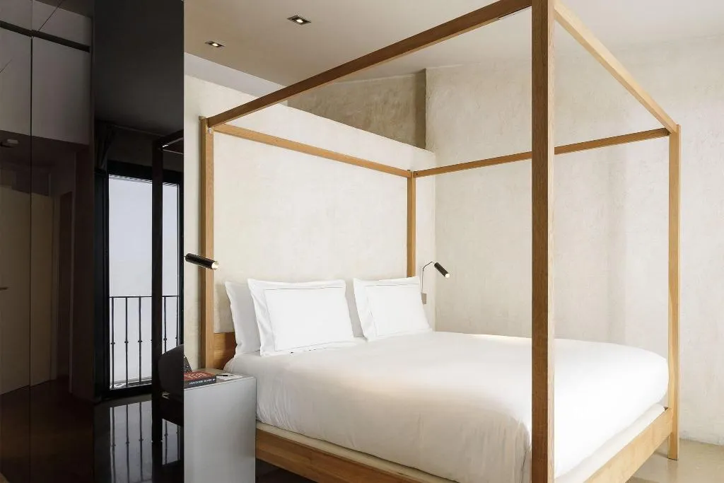 JUNIOR SUITE WITH VIEWS Room, Mercer EME Catedral Hotel, Seville