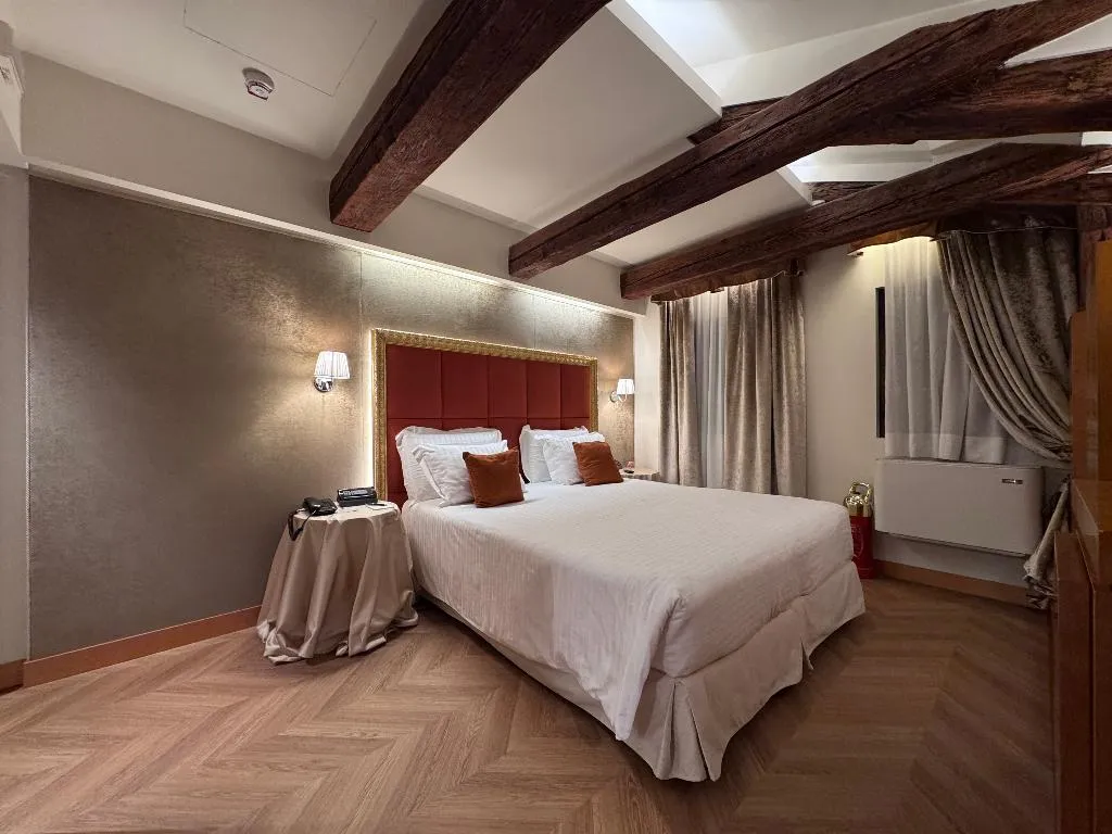 DOUBLE DELUXE Room, Ruzzini Palace, Venice
