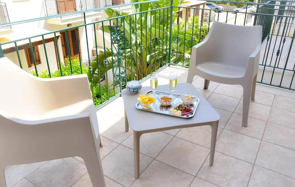 Terrace, Sikania, Palermo