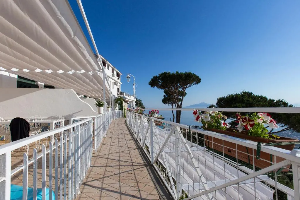 APARTMENT SEA VIEW TWO BEDROOMS Room, Residence Le Terrazze Sorrento, Naples