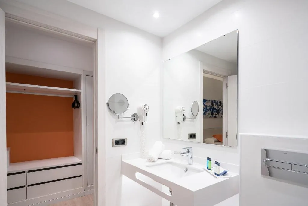 JUNIOR SUITE WITH BALCONY Room, THB Ocean Beach, Ibiza