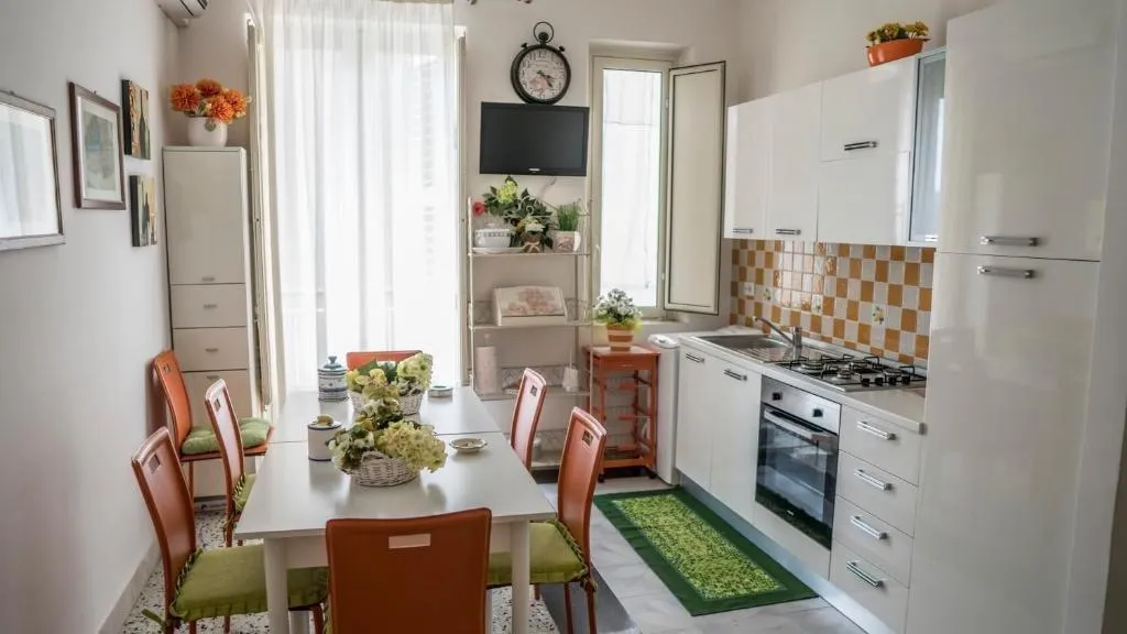 Room, Sikelia, Catania