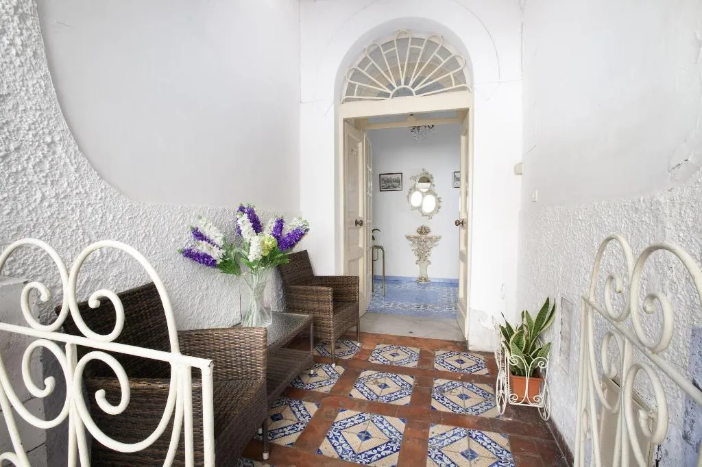 Lobby, Piazza Tasso B B, Naples