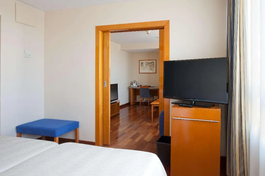 JUNIOR SUITE STANDARD Room, NH Castellón Mindoro, Valencia