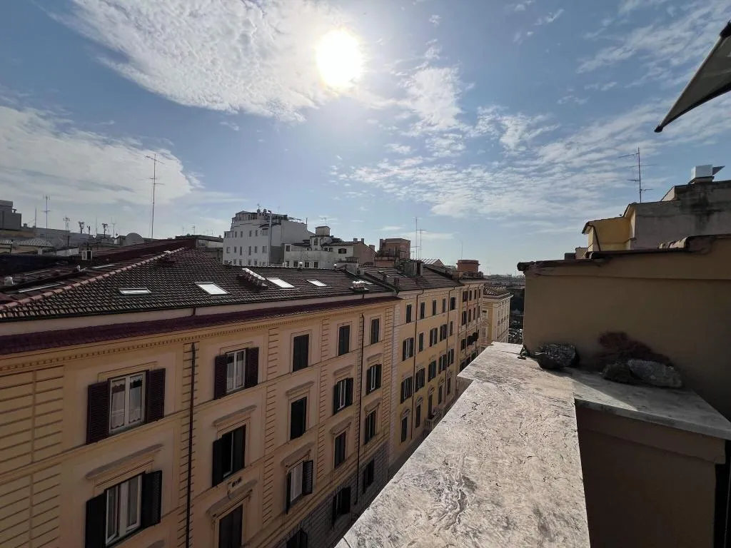 Room, Freedom Traveller, Naples