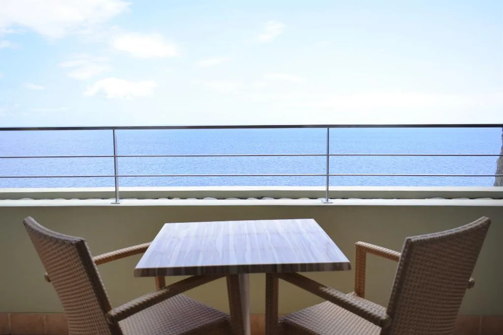 Double or Twin CLASSIC SEA VIEW Room, Madeira Regency Cliff, Madeira