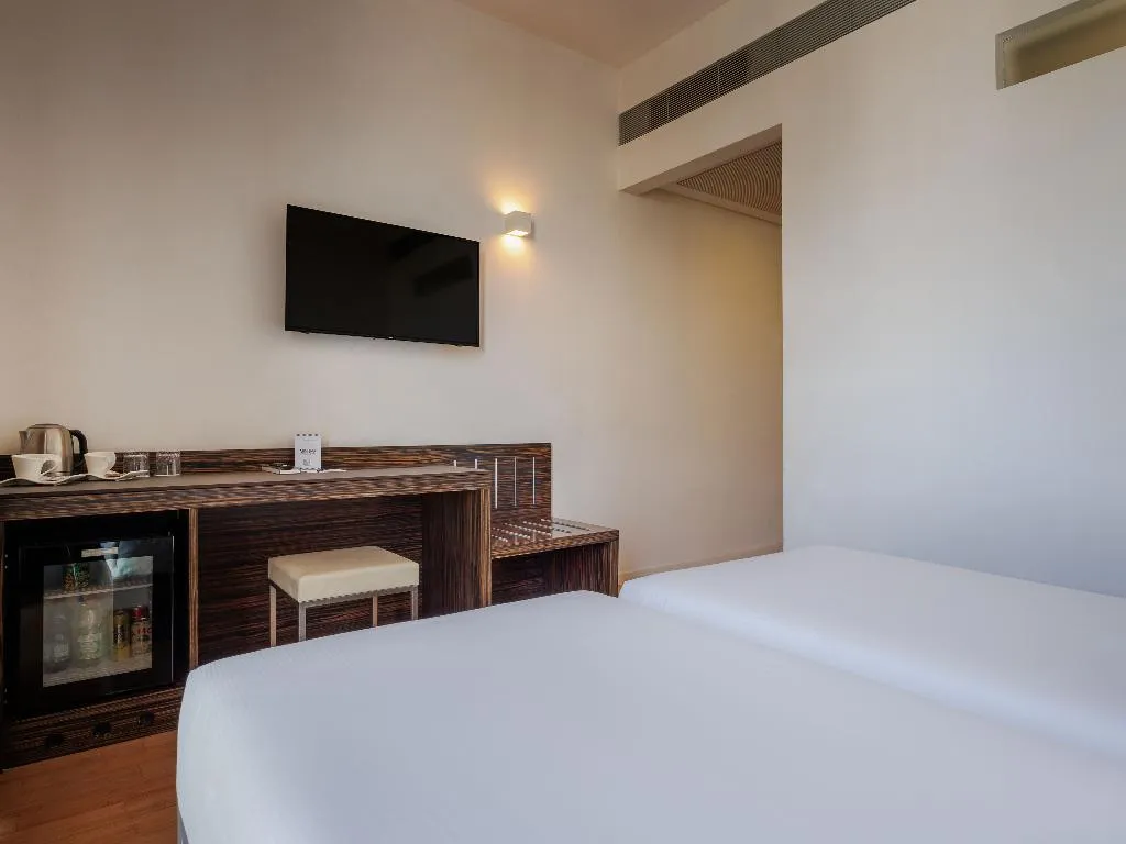 TWIN ECONOMY Room, iH Hotels Milano Centrale, Milan
